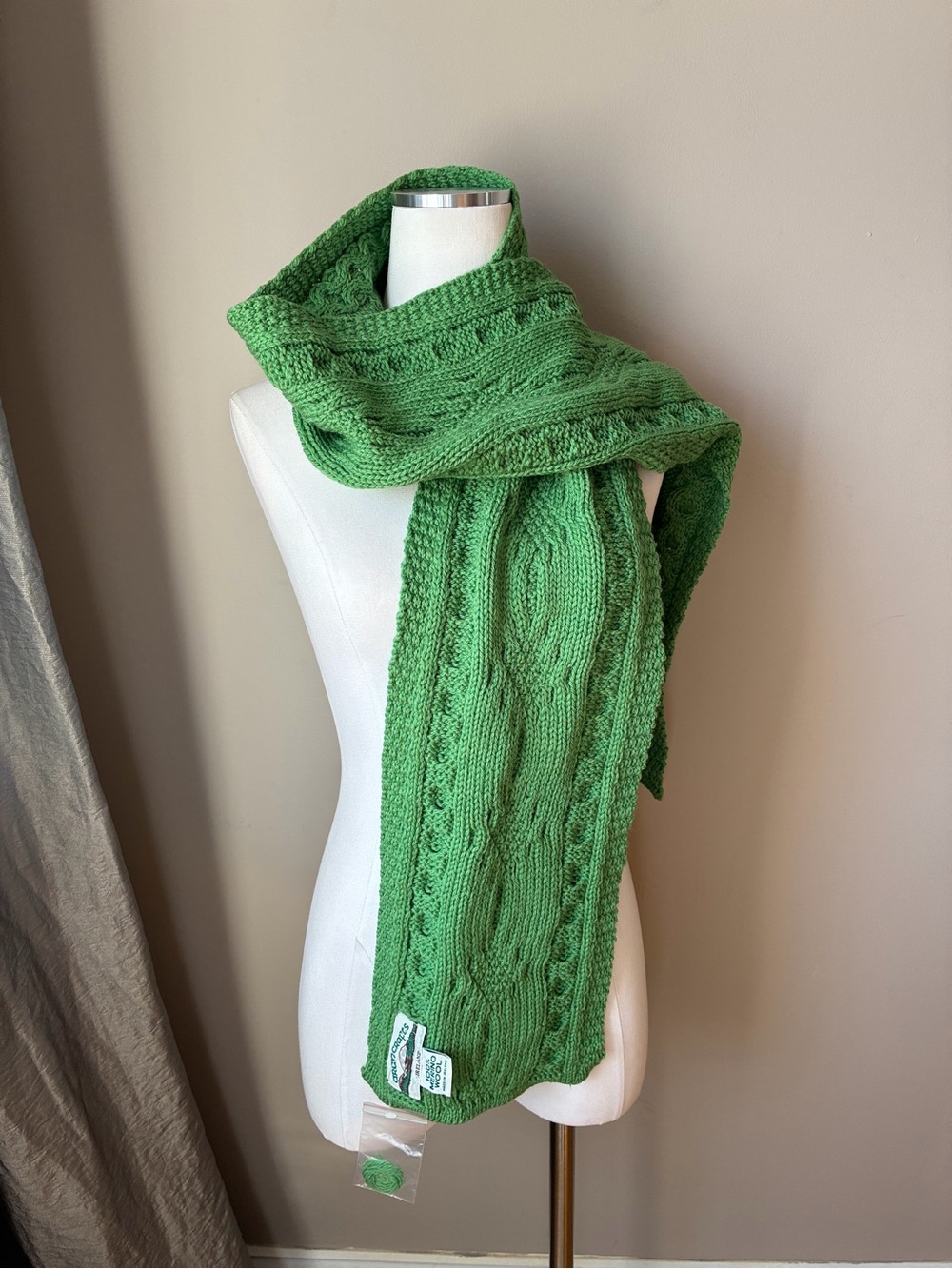 NWT Aran Crafts 100% Wool Kelly Green Chunky Cable Knit Scarf